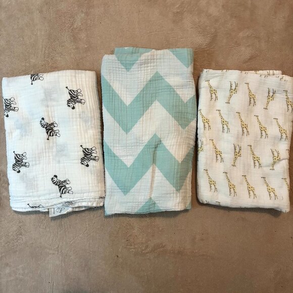 Aden + Anais, Cloud Island & 123 Swaddle Muslin Baby Blanket Set of 3 - Picture 1 of 5